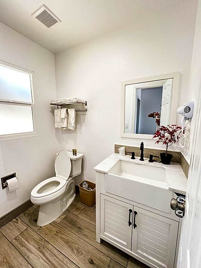 Town and Country Inn