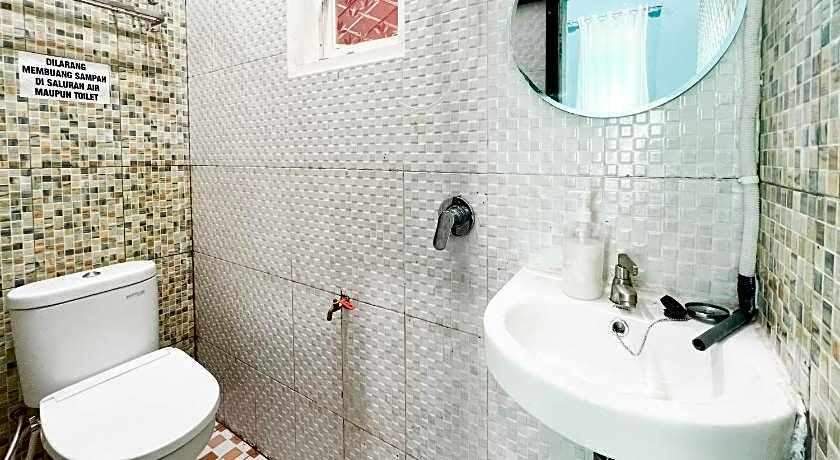 RedDoorz near Sunrise Mall Mojokerto