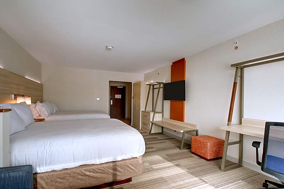 Holiday Inn Express & Suites Galesburg By IHG