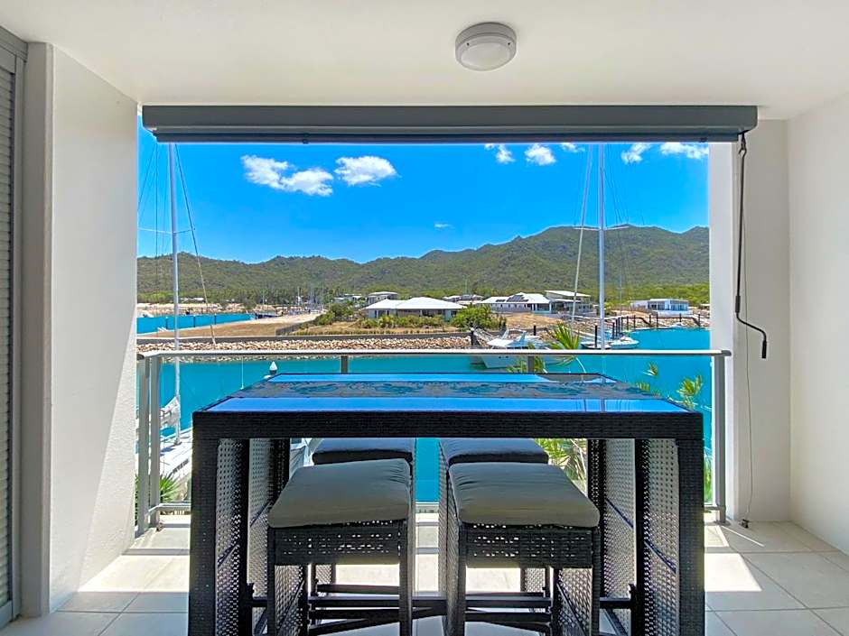 Blue on Blue Superior Studio Room 1221