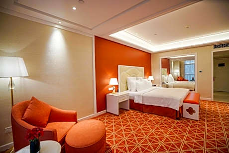 Club King Room