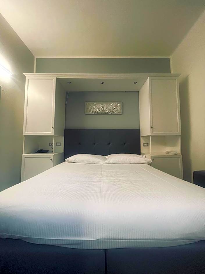 Hotel Holiday- Alla Finestrella