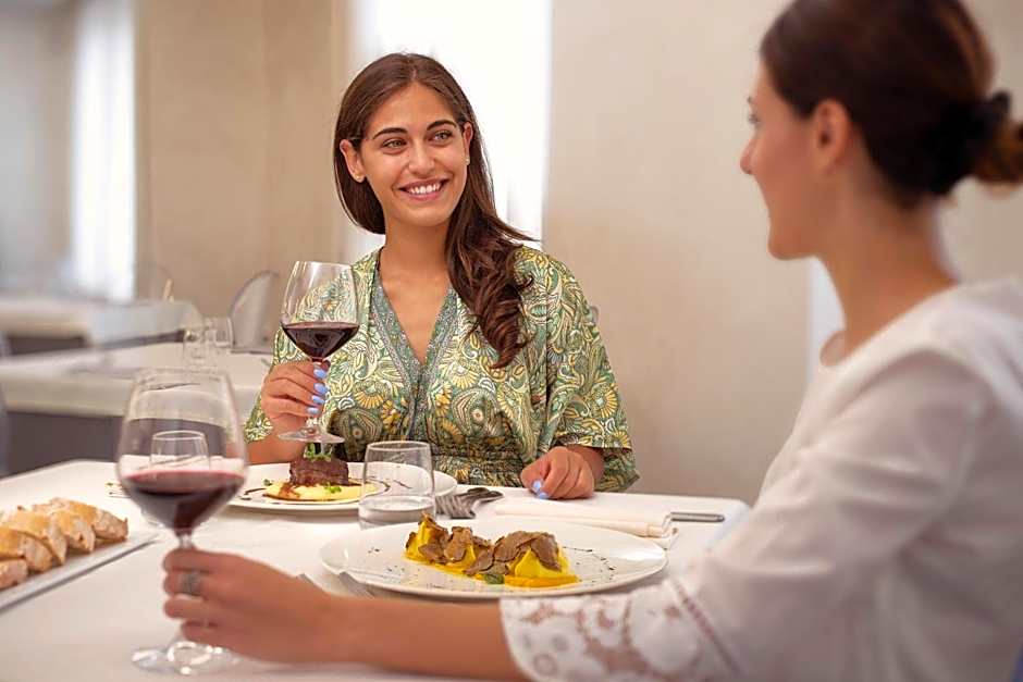 Sport Village Hotel & Spa