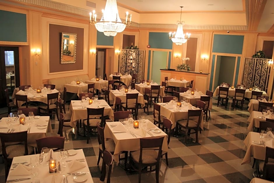 Ambassador Hotel Milwaukee, Trademark Collection by Wyndham
