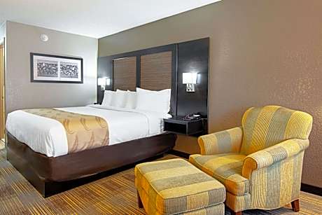 1 King Bed, No Smoking