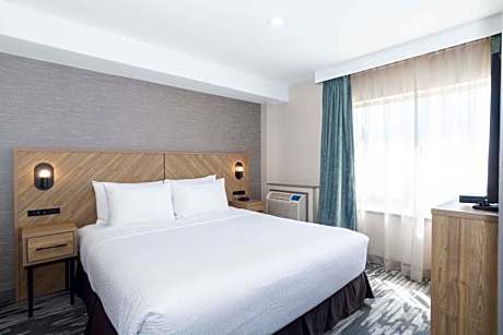 Deluxe Suite, 1 King, Sofa Bed, Kitchenette