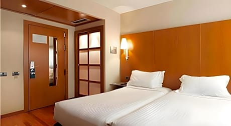 Double Room for Single Use