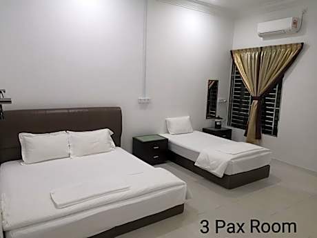 Deluxe Triple Room