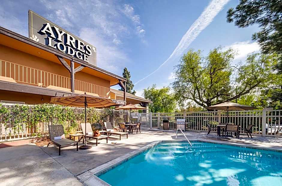 Ayres Lodge Alpine