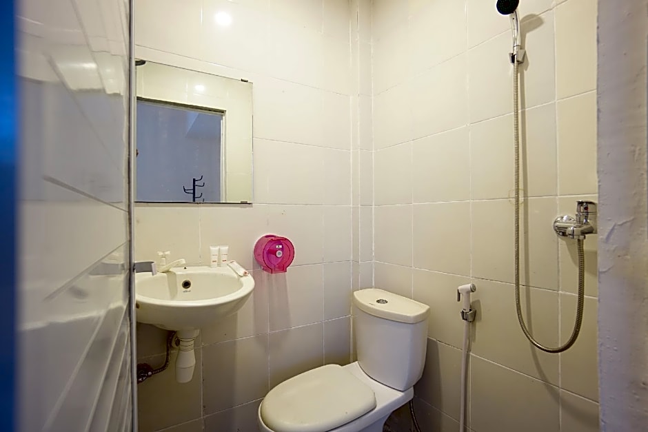 Super OYO 1838 COZY Home