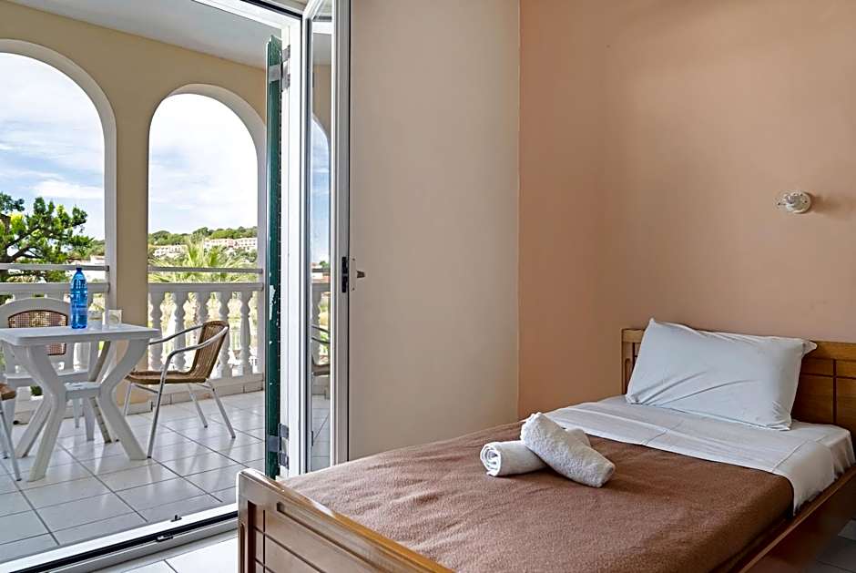 Sandy Maria studio 601