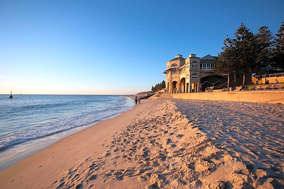 Cottesloe Beach Hotel