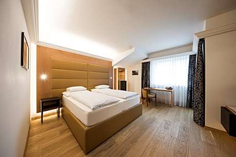 Double Room with Lake View