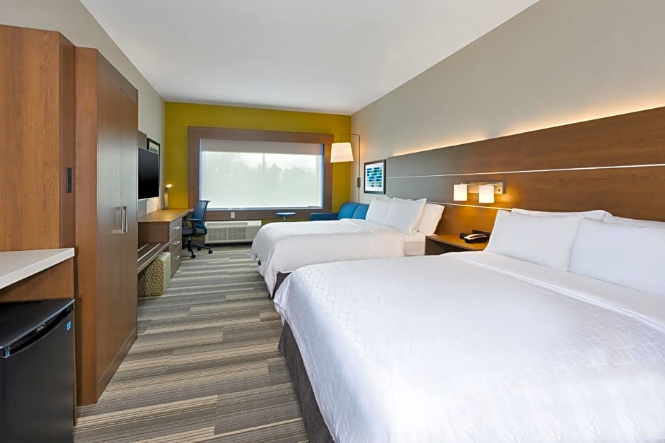 Holiday Inn Express & Suites Milan - Sandusky Area