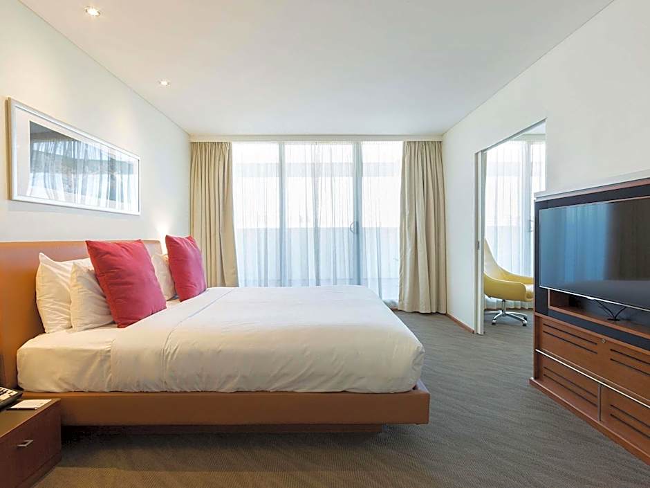 Novotel Canberra