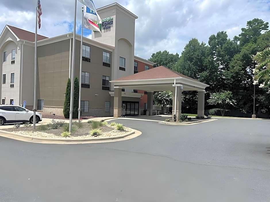 Holiday Inn Express Hotel & Suites Albemarle By IHG