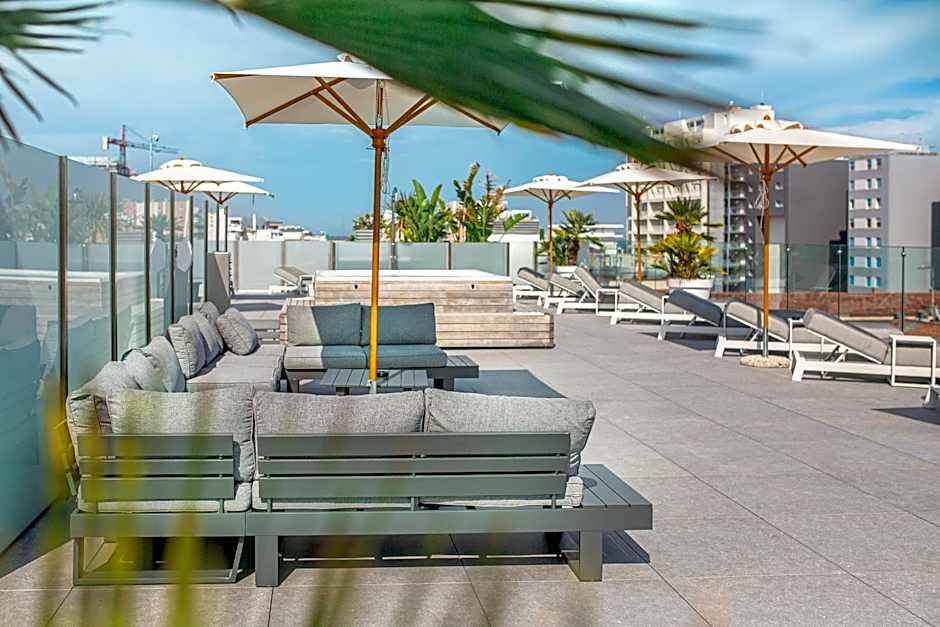 Monaco Suites Hotel