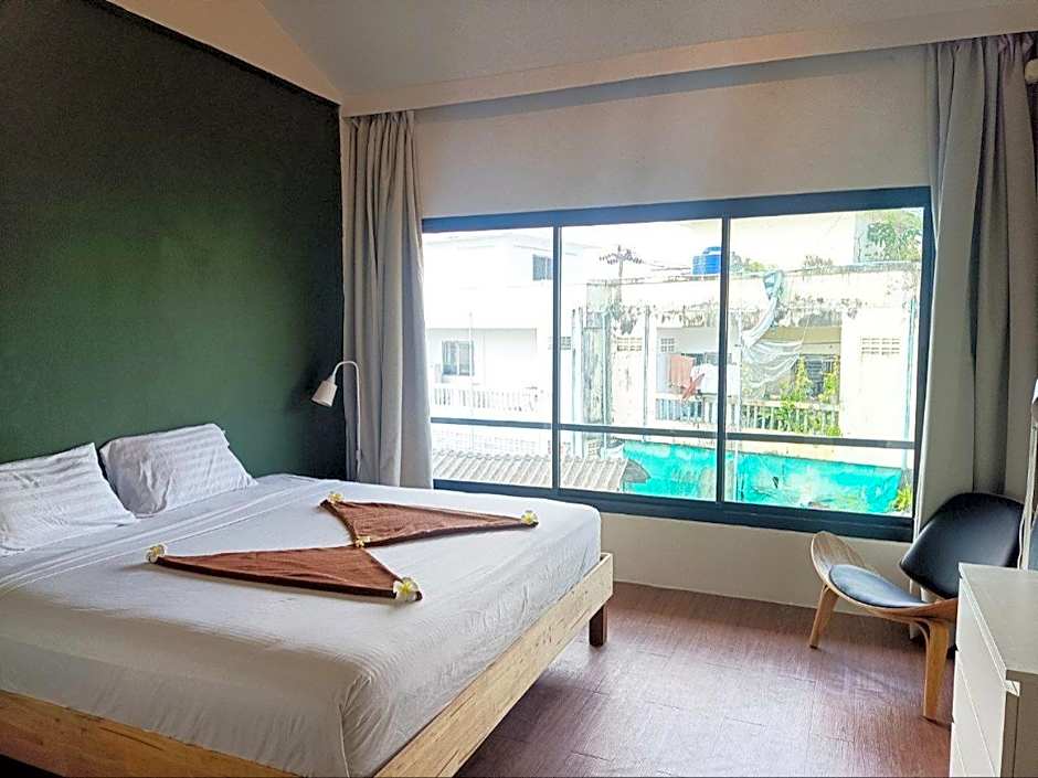 Centerpoint Hotel & Plaza