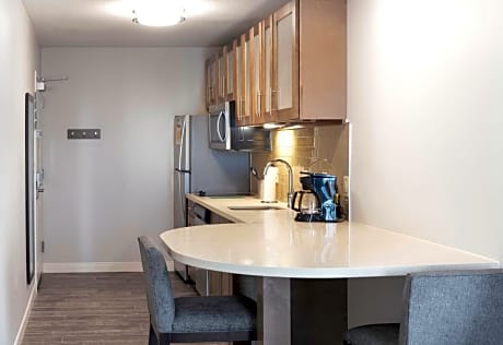 1 King Bed One Bedroom Suite