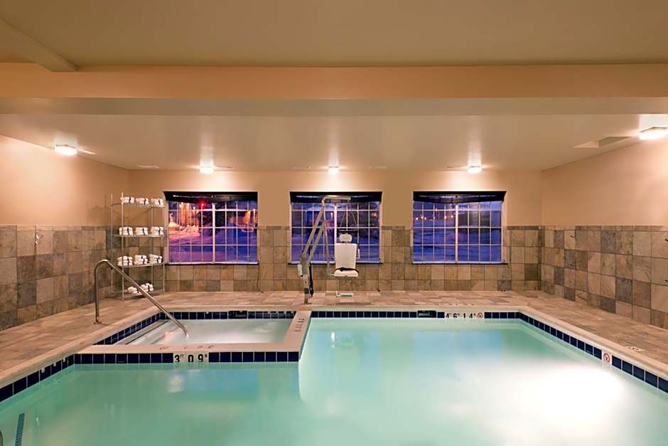 Holiday Inn Express & Suites Fraser By IHG