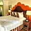 Los Arboles Hotel
