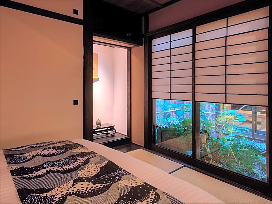 Tsumugi NishinotoinHanayacho