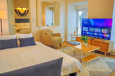 Apartment with City View