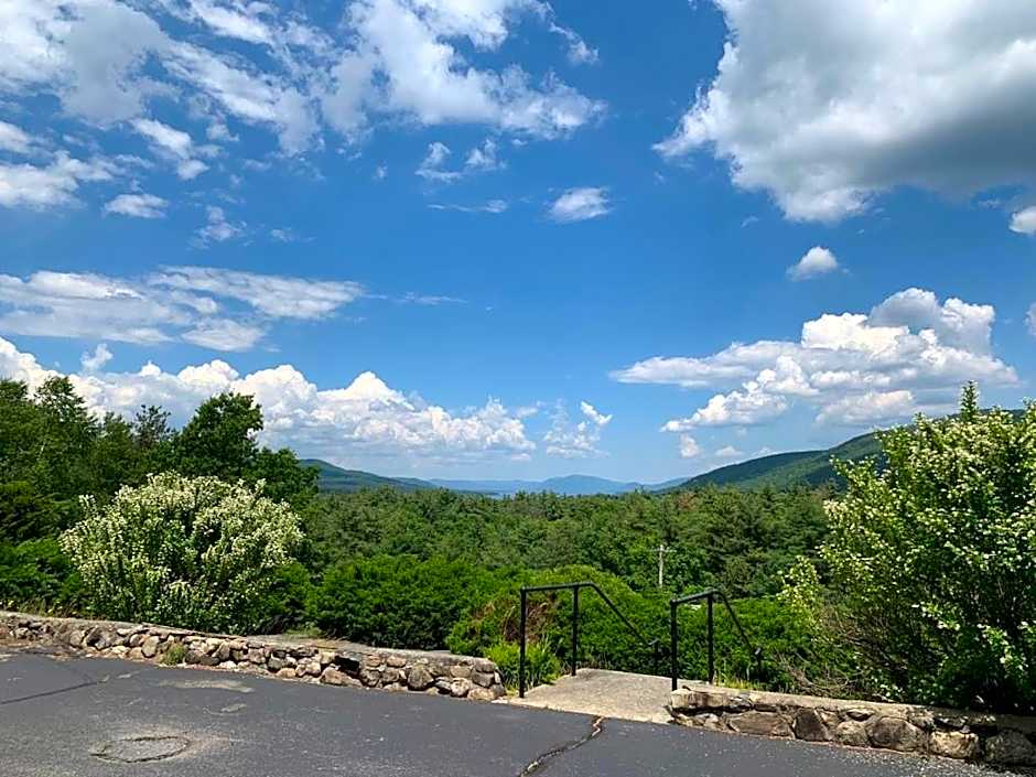 Travelodge by Wyndham Lake George NY