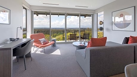 1 bedroom valley view suite