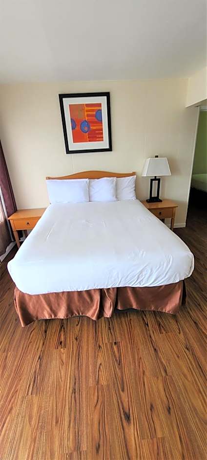 Blue Coast Inn & Suites