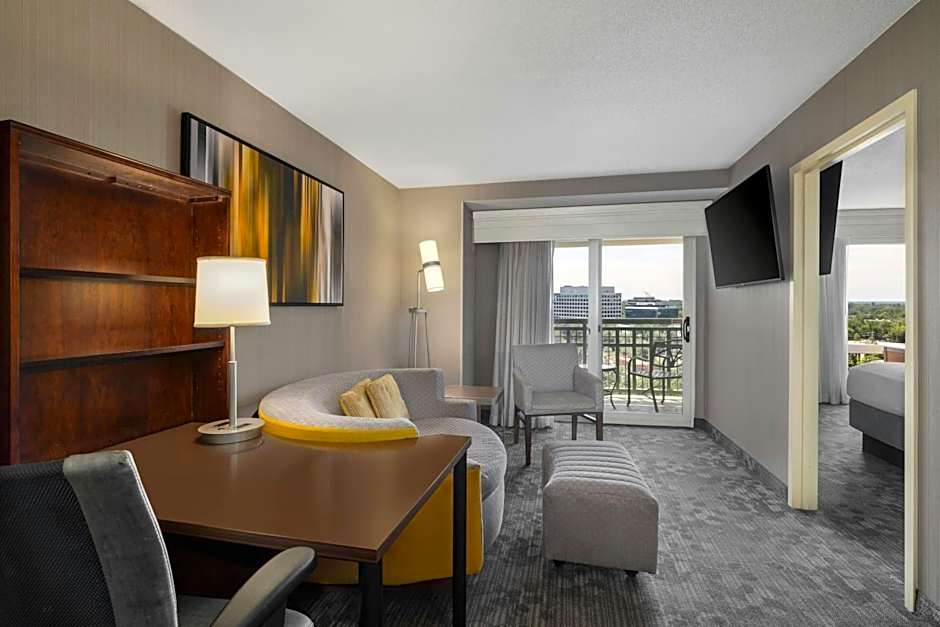 Courtyard by Marriott Tysons McLean