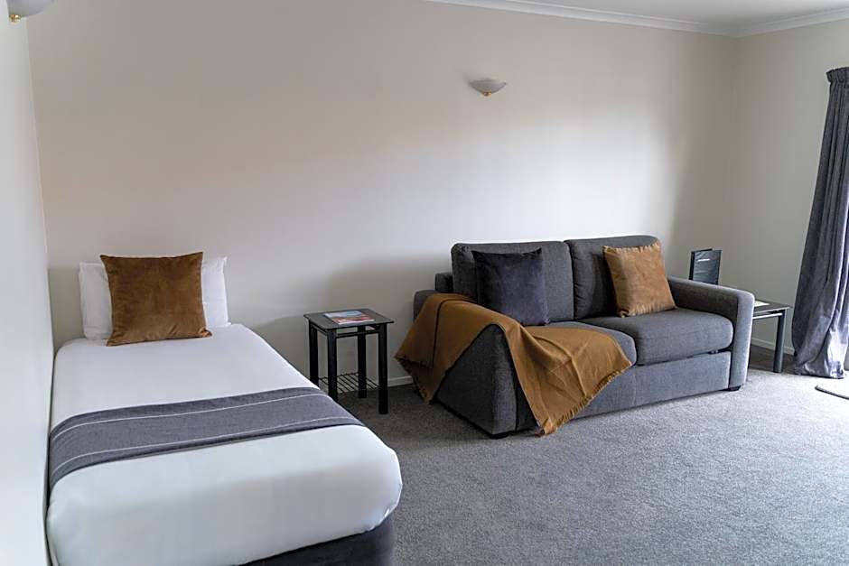 Pacific Coast Motor Lodge