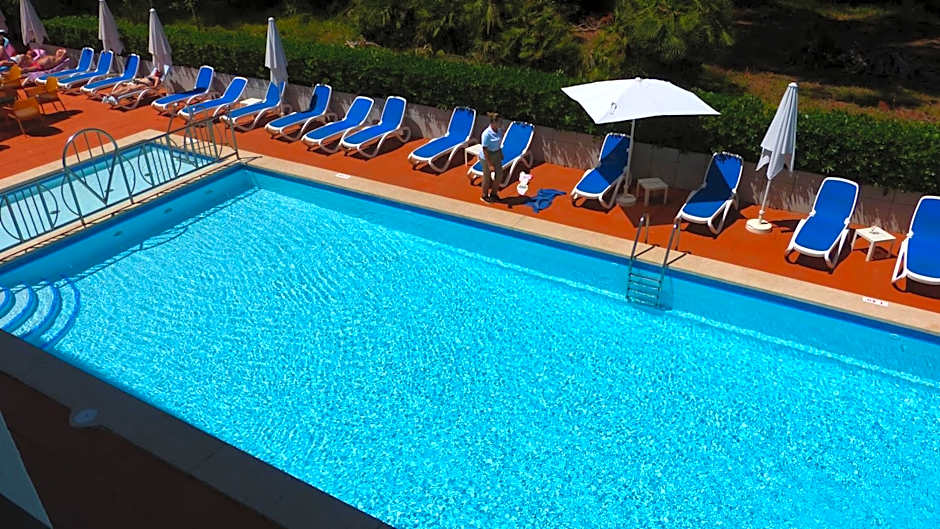 GUYA WAVE HOTEL