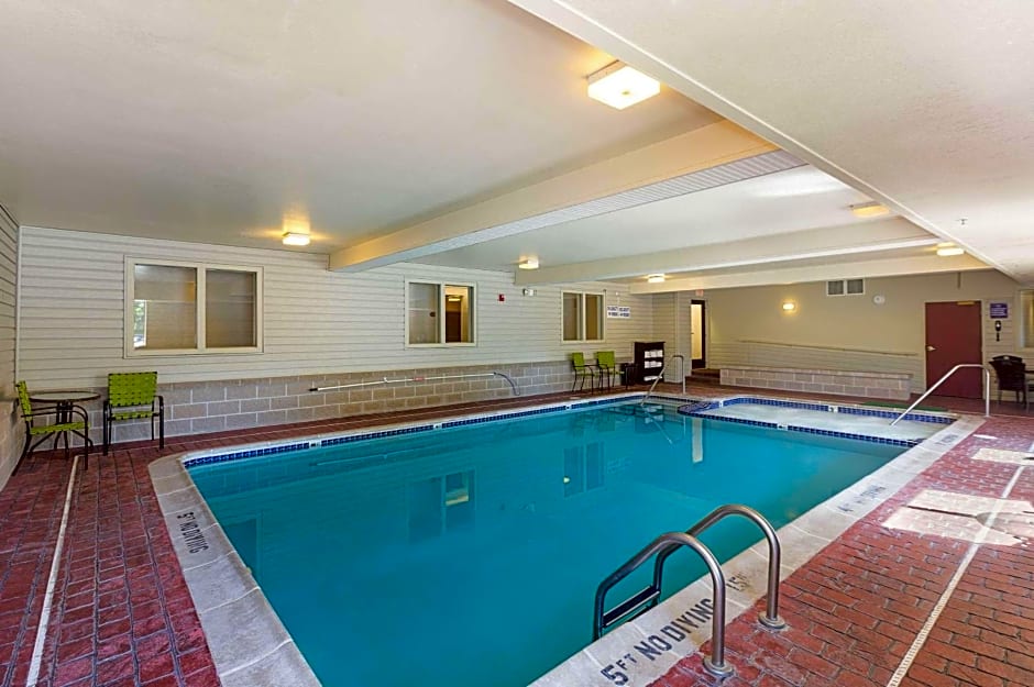 Sleep Inn & Suites Bay View Acme - Traverse City