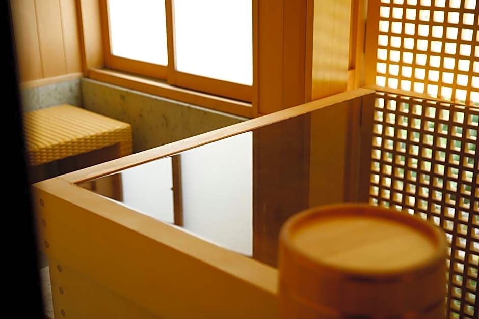 TAKITEI Riverside Onsen ーA Hidden Ryokan in Kanazawaー