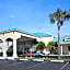 Days Inn & Suites by Wyndham Fort Pierce Midtown