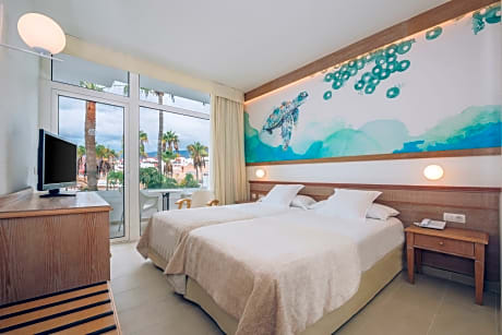 Family Pool View Interconnecting Terrace 4AD