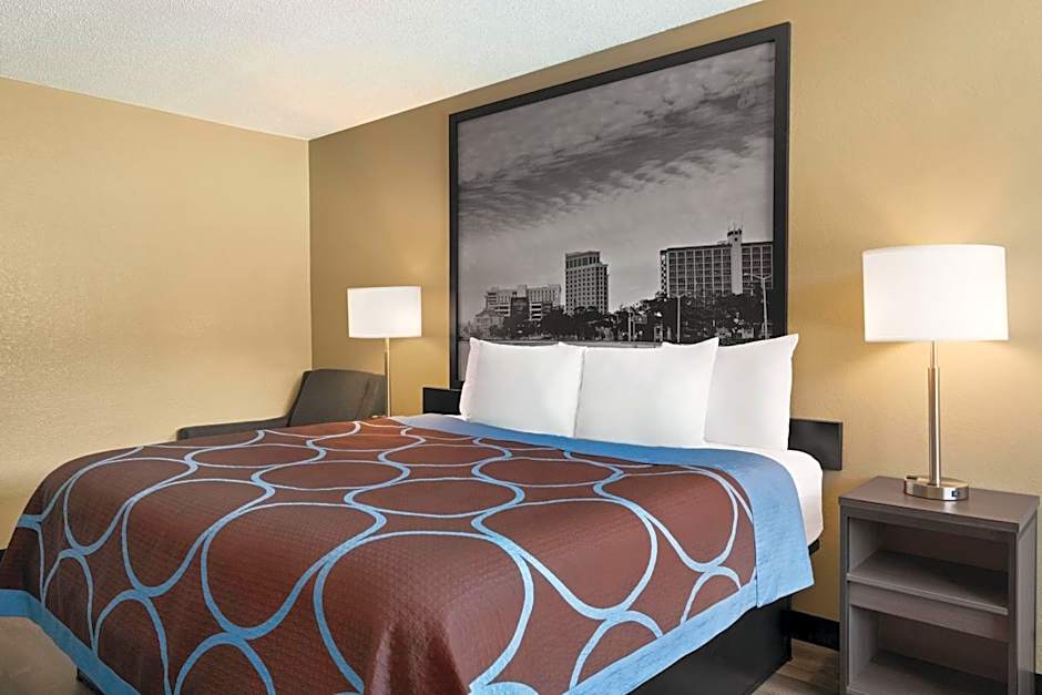 Super 8 by Wyndham Gulfport Near Biloxi