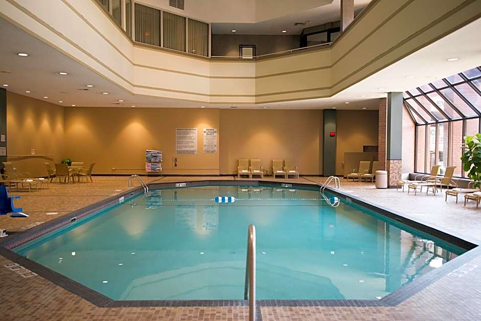 Crowne Plaza Suites MSP Airport - Mall of America By IHG