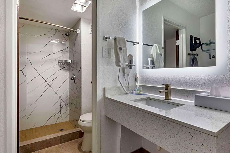 Quality Inn & Suites Sulphur Springs