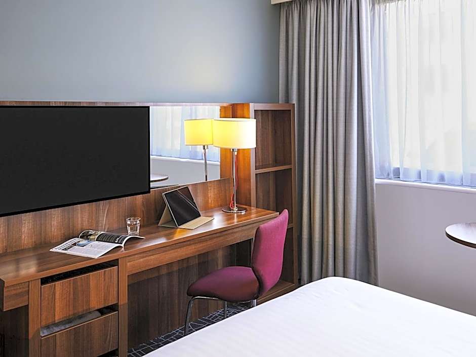 Photo 1 of 6 of Privilege 1 King Bed