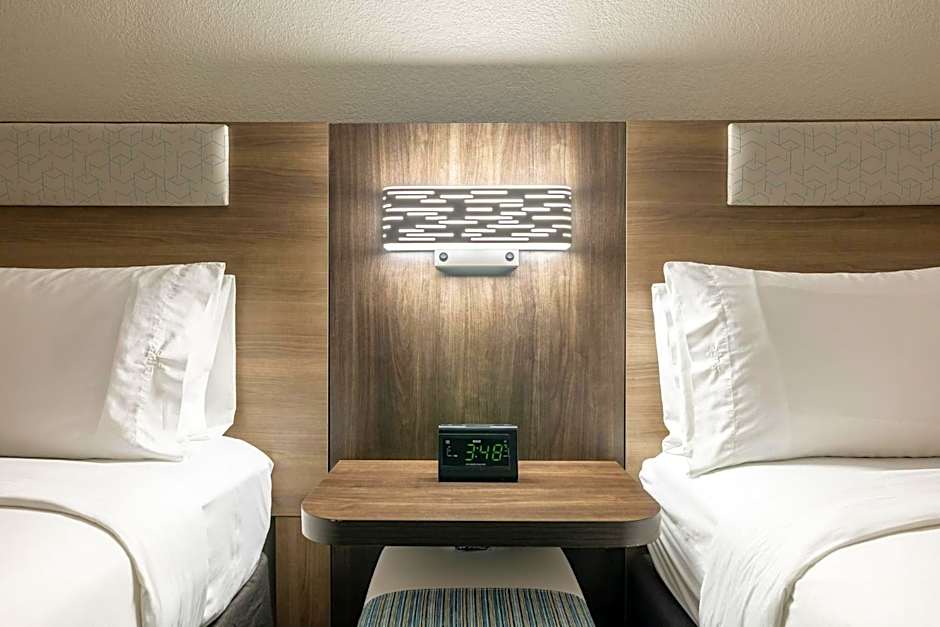 Holiday Inn Express Van Nuys By IHG