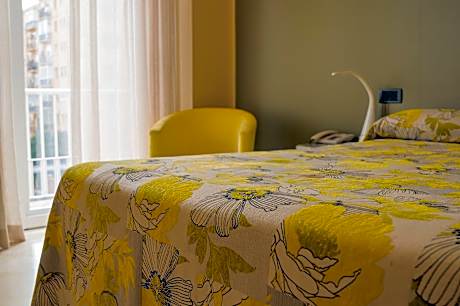 Single Room with Parking