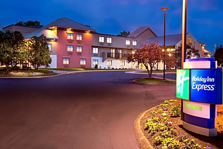 Holiday Inn Express Nashville Airport by IHG