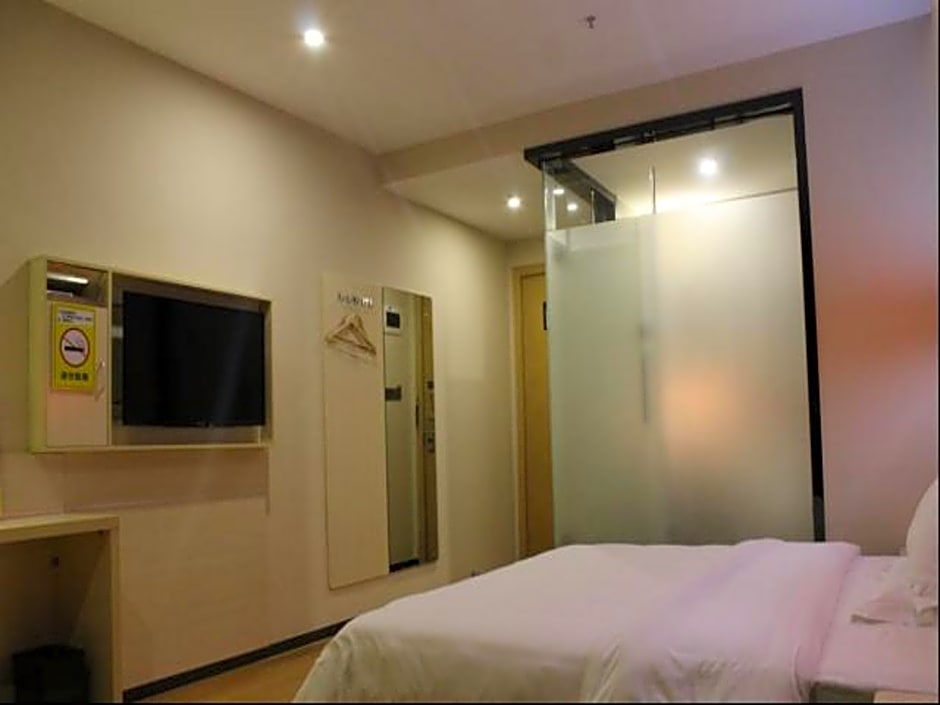 7 Days Premium Yunfu Xinxing Coach Terminal Branch