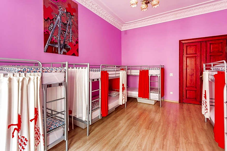 Babel Hostel, Dworzec PKP, Rynek