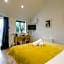 King Deluxe Ensuite with Courtyard View - Hawking