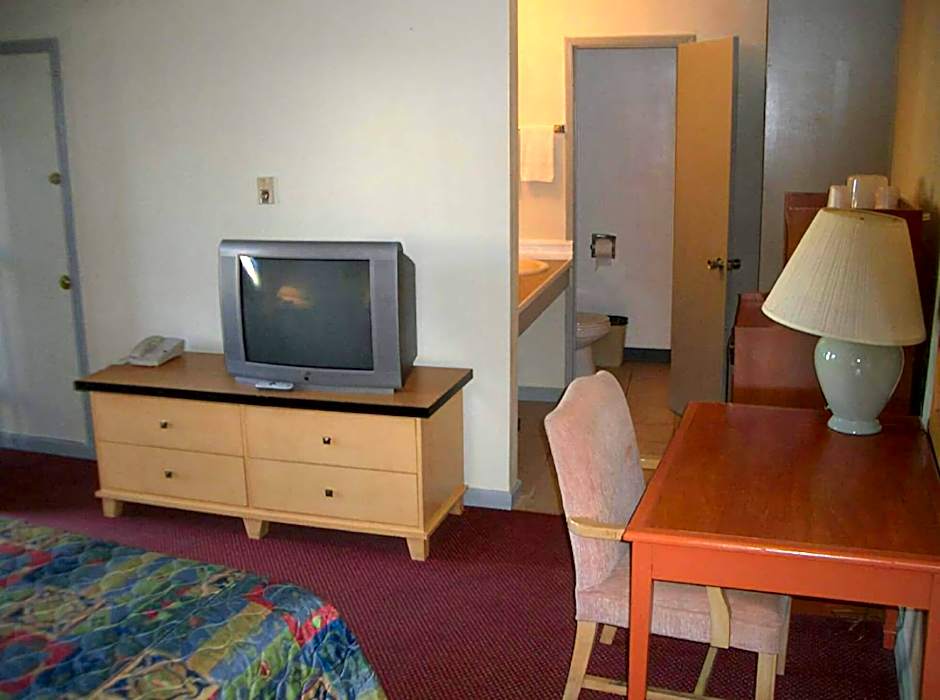 Hometown Inn North Hills