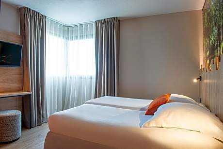 Interconnecting Tribu 4 people