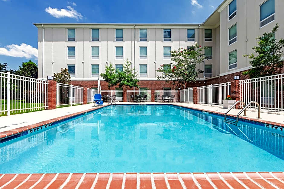 Holiday Inn Express & Suites Baton Rouge East By IHG